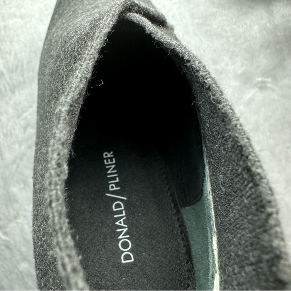 Donald Pliner Daved-Me Bootie - Picture 9 of 10